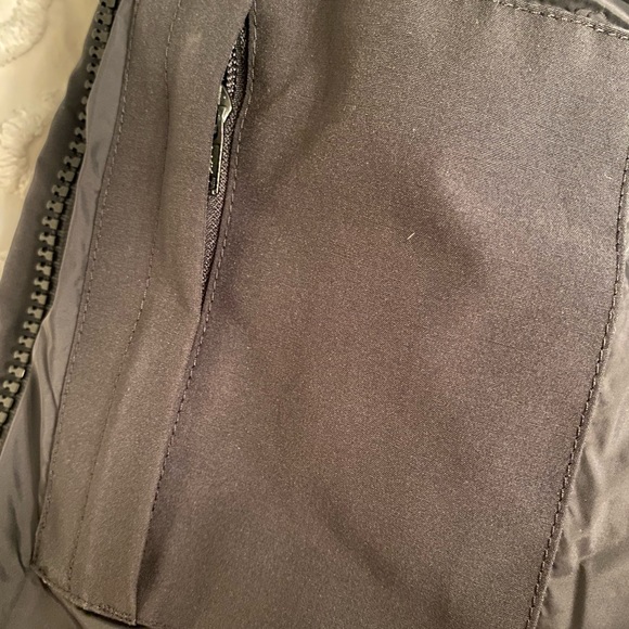 Womens Canada Goode Shelburne Parka. 
Just dry cleaned. - Picture 10 of 16